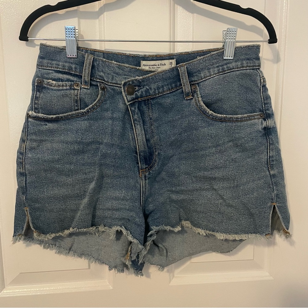Abercrombie Curve Love High Rise Mom Short